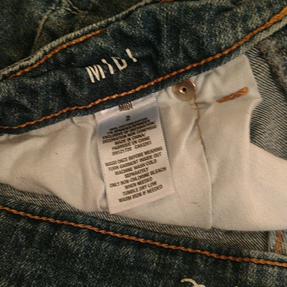 Aeropostale DISTRESSED jean shorts size 2 - Picture 3 of 3